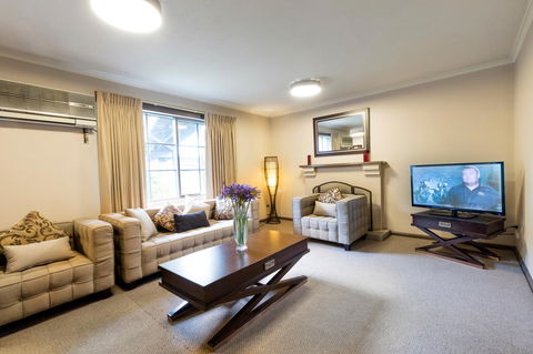 Eltham Gateway Hotel & Conference Centre - Hotel Gold Coast 35