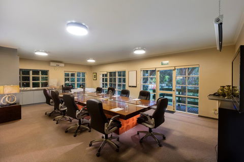 Eltham Gateway Hotel & Conference Centre - Hotel Gold Coast 12