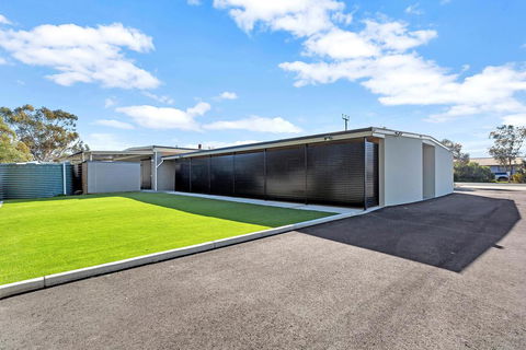The Bunkhouse - Hotel Gold Coast 1