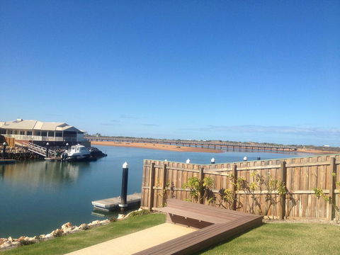 The Carnarvon Luxury Canal Home - Hotel Gold Coast 2