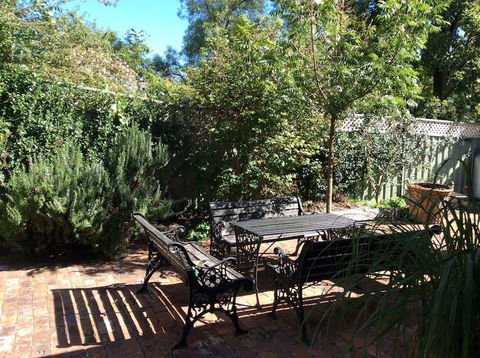 The Coach House On River And Park - Hotel Gold Coast 2