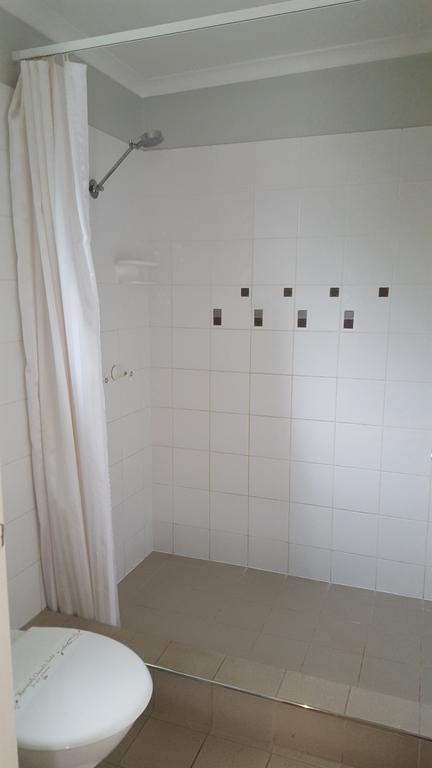 The Commercial Hotel Motel - Hotel Gold Coast 3