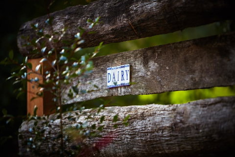 The Dairy Bales At Moo River Farm - Hotel Gold Coast 1