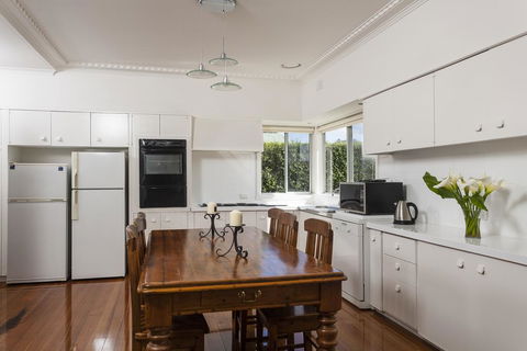 The Farm House - Hotel Gold Coast 2