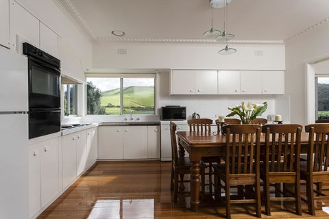 The Farm House - Hotel Gold Coast 0