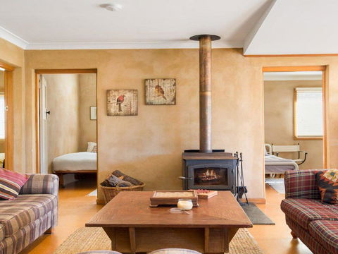 The Farmhouse - Grape Vines And Rolling Green Hills - Hotel Gold Coast 2