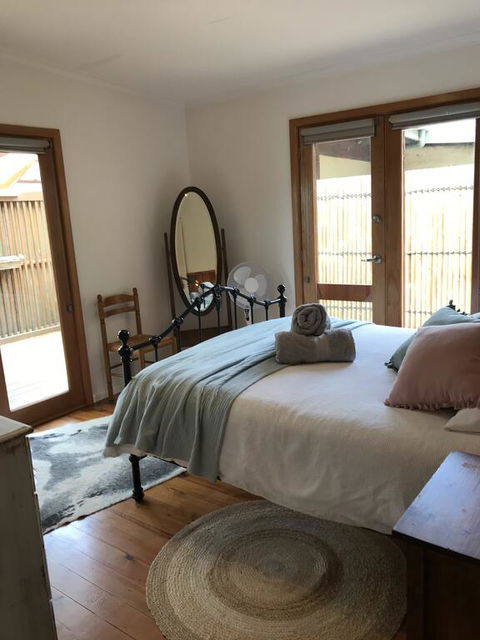 The Green Room Wattle Glen - Hotel Gold Coast 2