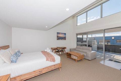 The Hub Bicheno - Hotel Gold Coast 2