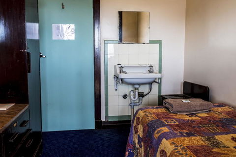 The Imperial Hotel - Hotel Gold Coast 2