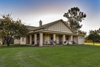 Book Naracoorte Accommodation Vacations Hotel Gold Coast Hotel Gold Coast