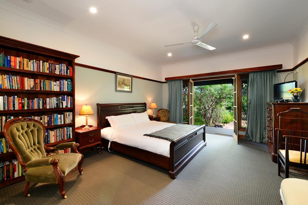 Barrengarry NSW Hotel Gold Coast