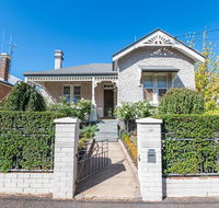 The Pearl on Prince  Stylish Cottage CBD Wifi - Hotel Gold Coast