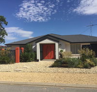 The Red Door - Hotel Gold Coast