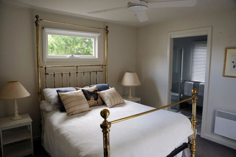 The Red Feather Inn - Hotel Gold Coast 0