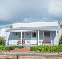 The Rested Guest 3 Bedroom Cottage West Wyalong - Hotel Gold Coast