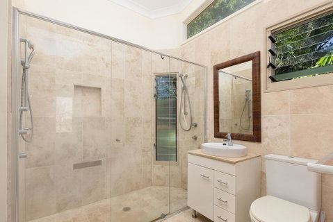 The Richmond Beach Villa - Hotel Gold Coast 2