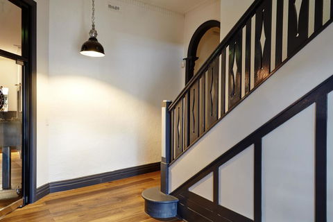 The Royal Hotel, Drouin - Hotel Gold Coast 2