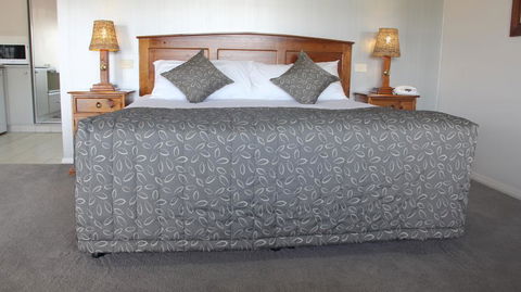 The Saltbush Motor Inn - Hotel Gold Coast 0