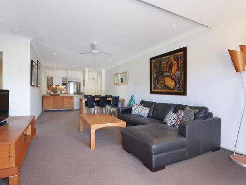The Sands Unit 3 At 20 Pacific Parade Yamba Ocean View - Hotel Gold Coast 3