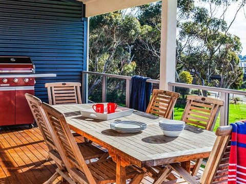The Shack - Hotel Gold Coast 1