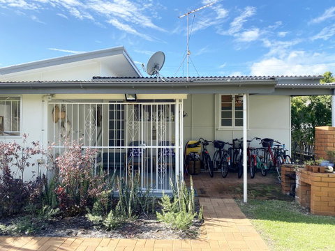 The Shack - Hotel Gold Coast 0