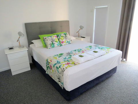 The Shores Holiday Apartments - Hotel Gold Coast 2