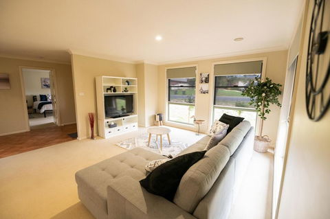 The Tinnock Entertainer Large & Comfy + Wifi - Hotel Gold Coast 1