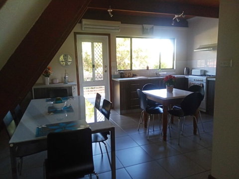 The Treehouse Mandurah - Hotel Gold Coast 3