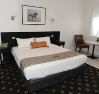 The Yarrawonga Hotel - Hotel Gold Coast
