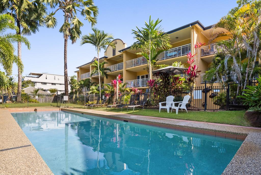 Machans Beach QLD Hotel Gold Coast