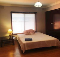 Thomastown antique house room 1 - Hotel Gold Coast