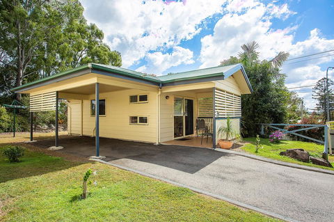 Tiaro Tourist Stopover - Hotel Gold Coast 1