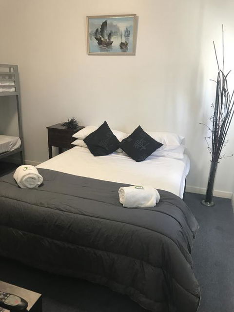 Tin Can Bay Budget Accommodation - Hotel Gold Coast 0
