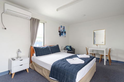 Tin Can Bay's Sleepy Lagoon Motel - Hotel Gold Coast 2