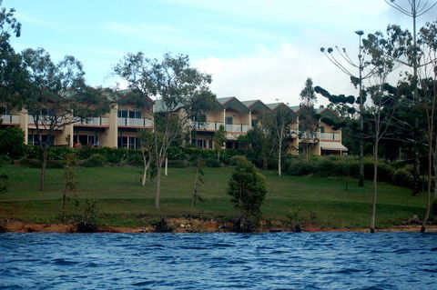 Tinaroo Lake Resort - Hotel Gold Coast 2