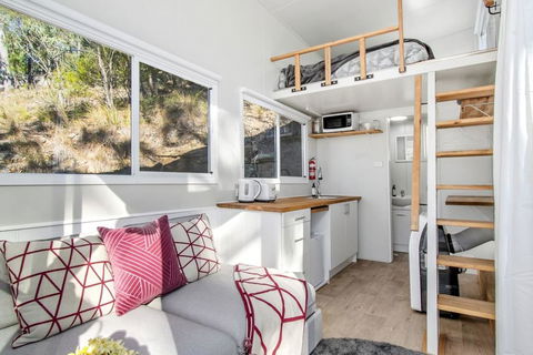 Tiny St Albans - Hotel Gold Coast 2