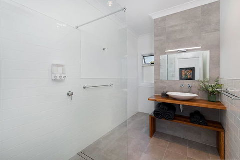 Toms Cottage - Wilgowrah -A Country Escape - Hotel Gold Coast 3
