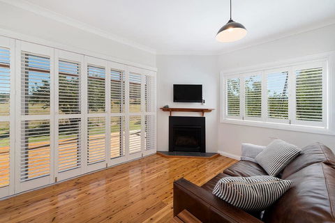 Toms Cottage - Wilgowrah -A Country Escape - Hotel Gold Coast 2