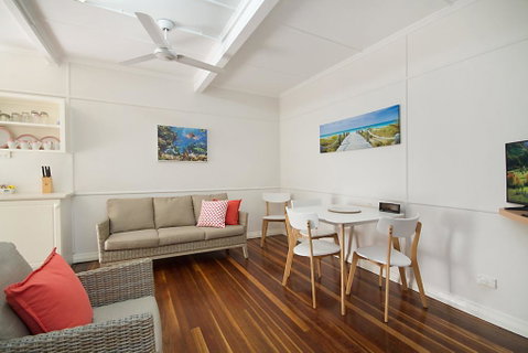 Tondio Terrace Flat 5 - Pet Friendly, Ground Floor Budget Style Accommodation - Hotel Gold Coast 0