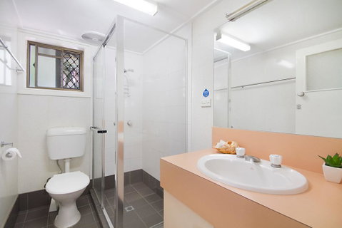 Tondio Terrace Flat 5 - Pet Friendly, Ground Floor Budget Style Accommodation - Hotel Gold Coast 3