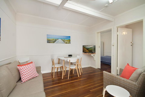 Tondio Terrace Flat 5 - Pet Friendly, Ground Floor Budget Style Accommodation - Hotel Gold Coast 1
