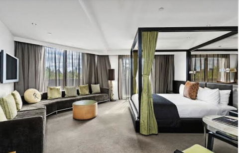 Top Private Service, Business Reception, Alternative Travel - Hotel Gold Coast 1