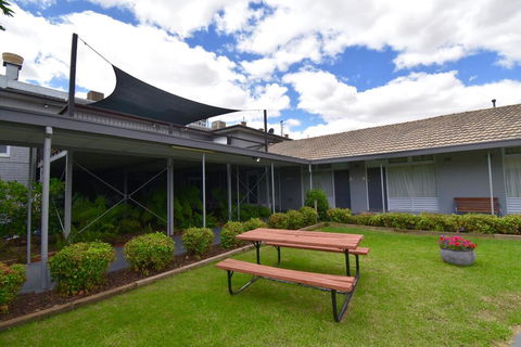 Townhouse Motel Cowra - Hotel Gold Coast 1