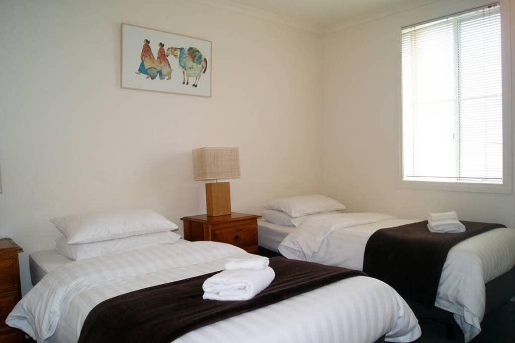 Delahey VIC Hotel Gold Coast