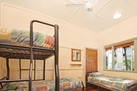 Travellers Oasis - Hotel Gold Coast 1