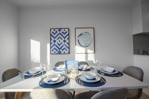 Trendy Sweet Home 4Beds@Blackburn South - Hotel Gold Coast 1