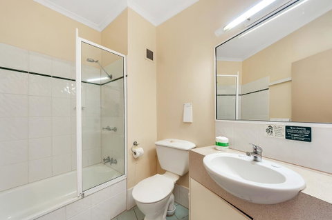 Tropical Queenslander - Hotel Gold Coast 1