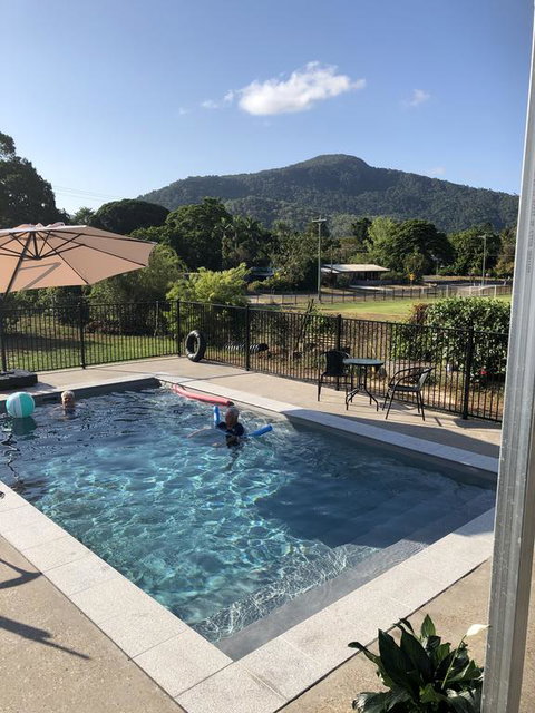 Tropical Retreat - Hotel Gold Coast 1