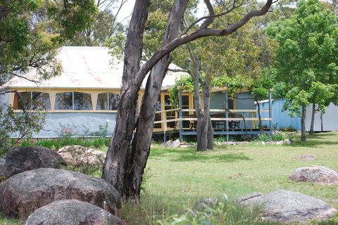 Twisted Gum Vineyard Cottage - Hotel Gold Coast 0