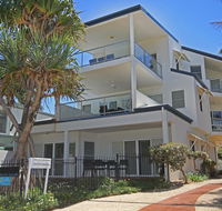 Unit 2 Beach Gallery 9 Andrew Street Point Arkwright 500 BOND LINEN SUPPLIED - Hotel Gold Coast